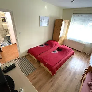 Apartament Red Locomotive, Budapeszt